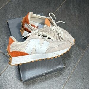 New Balance 327